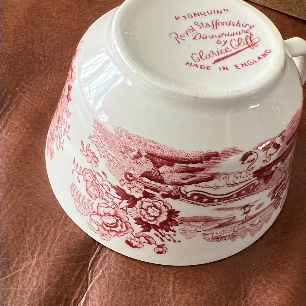Tonquin Royal Staffordshire tea cup by Clarice Cliff made in England vintage